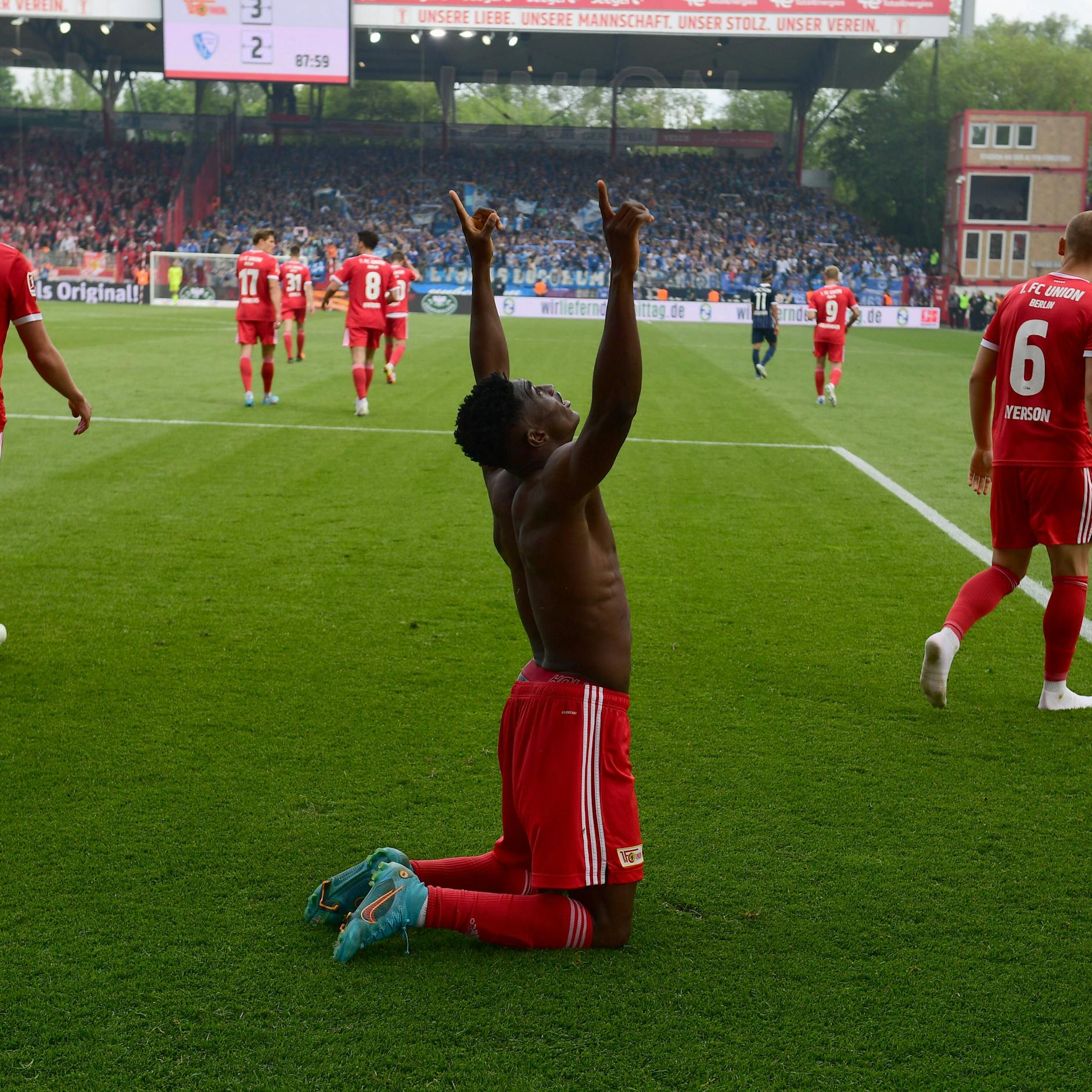 Schöner jubeln mit Taiwo Awoniyi! Beim 1. FC Union legte er 2021/22 eine Top-Saison mit 15 Toren hin.