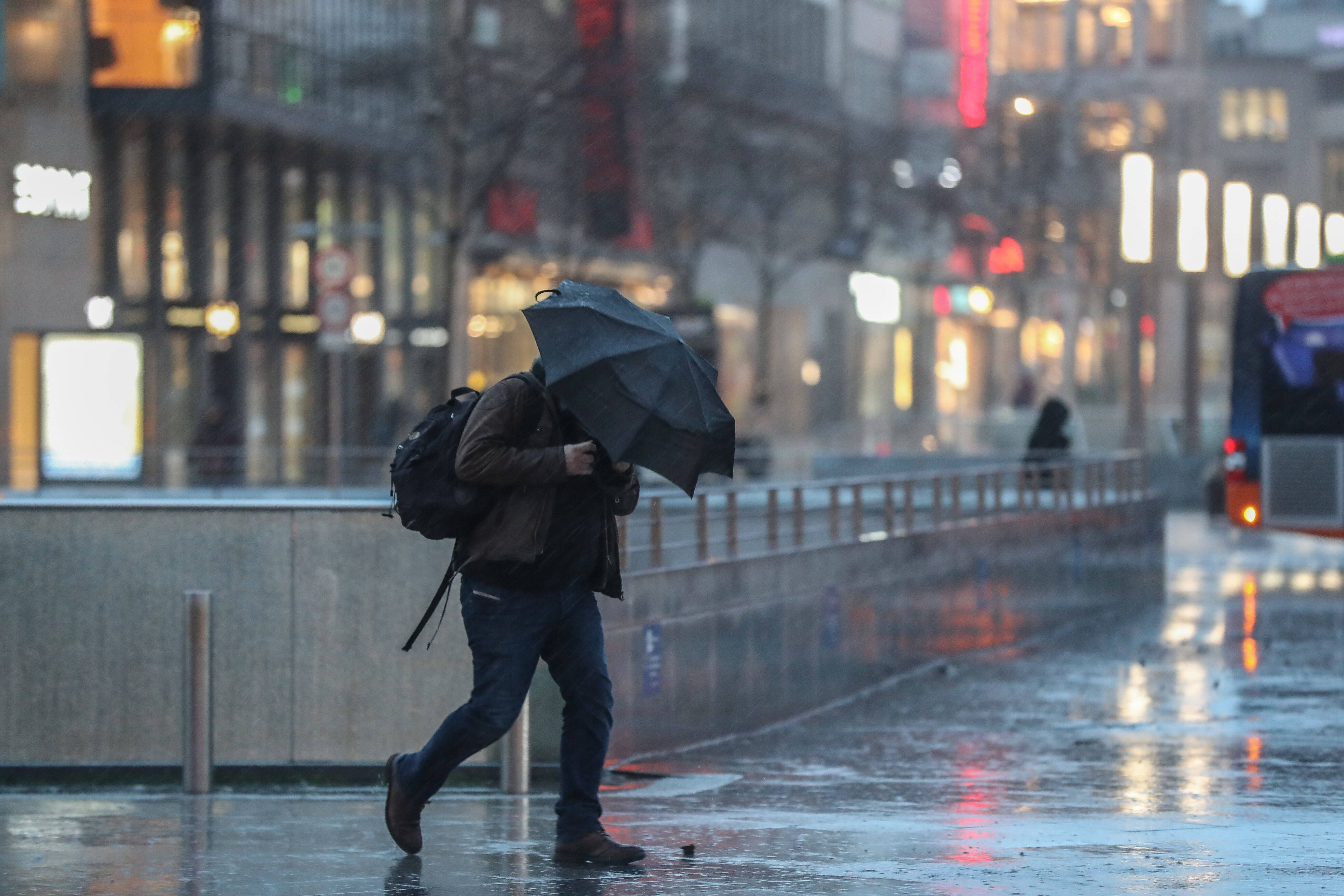 Sturm, Schnee, Chaos: Wird das Silvester-Feuerwerk verboten?