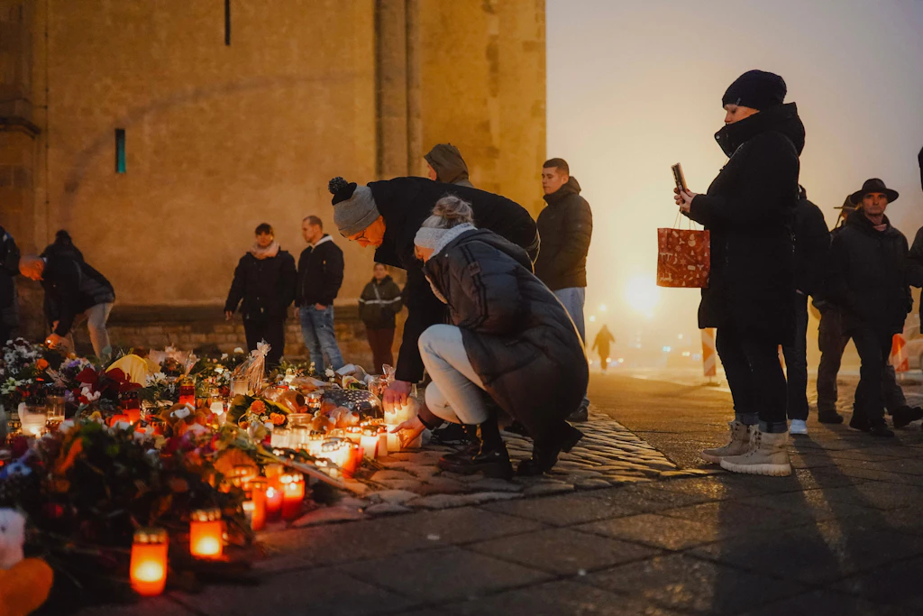 Magdeburg ile Fransa'daki bıçaklı saldırılar arasında paralellik var mı? Fail orada İsa'dan bahsediyordu ama IŞİD'le birlikteydi