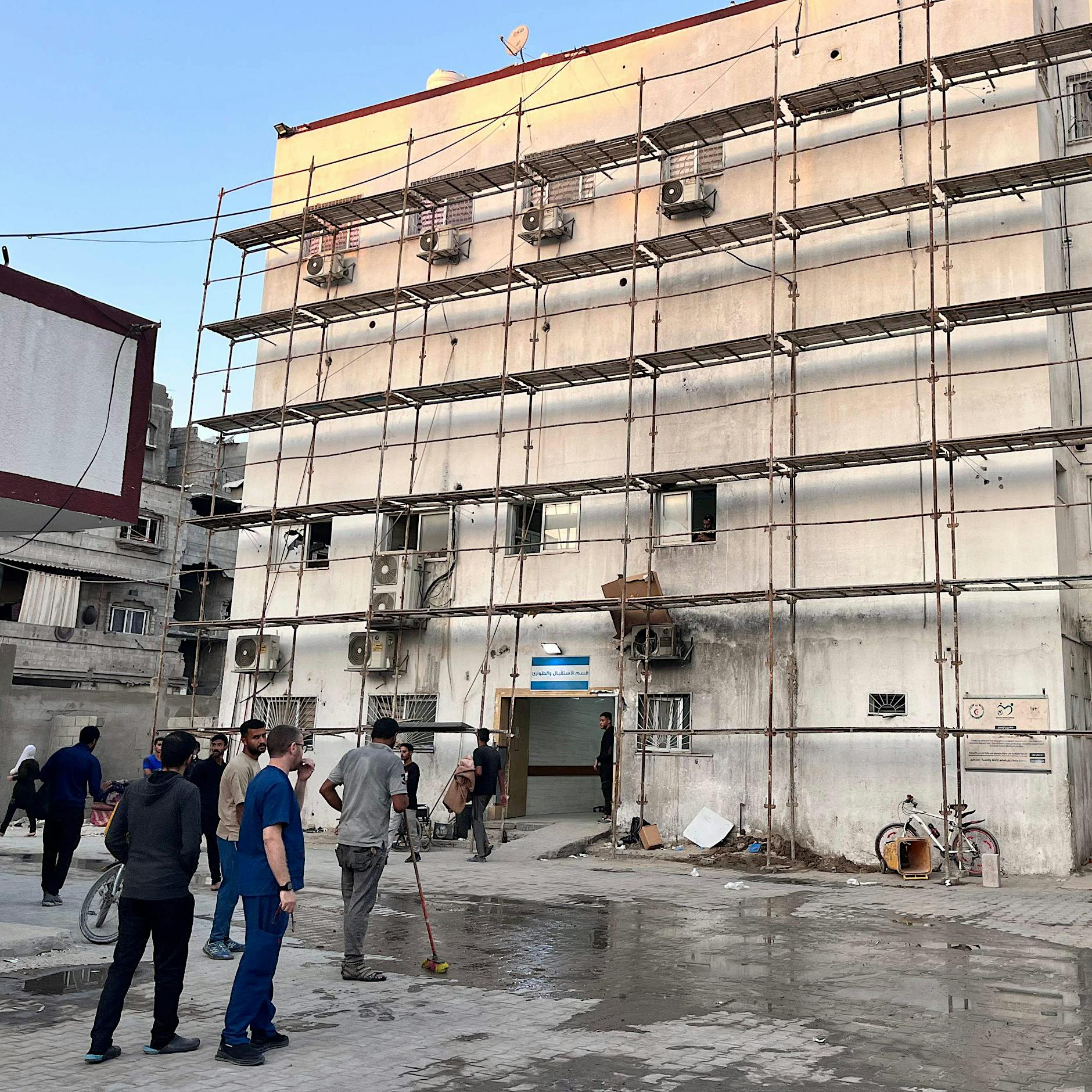 Gaza-Krieg: Israelische Armee soll eines der letzten funktionierenden Krankenhäuser geräumt haben