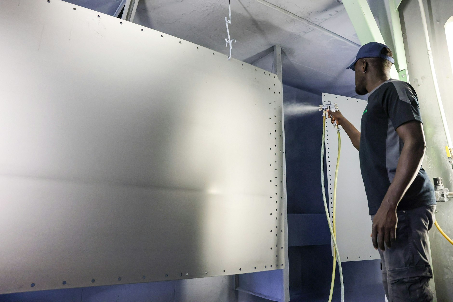 Jeder fünfte Betrieb in Deutschland setzt auf ausländische Arbeitskräfte, viele verdienen sogar besser als deutsche Arbeitnehmer.