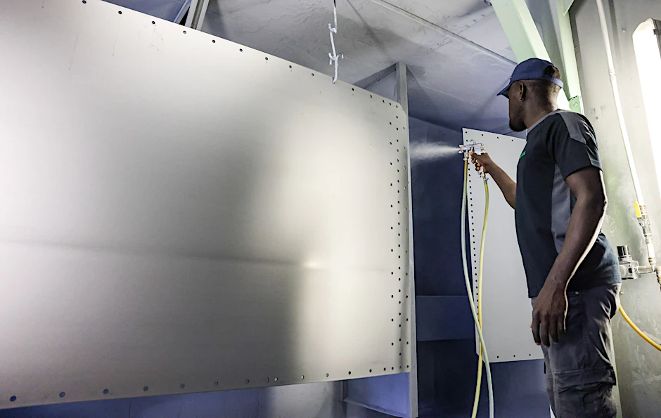 Jeder fünfte Betrieb in Deutschland setzt auf ausländische Arbeitskräfte, viele verdienen sogar besser als deutsche Arbeitnehmer.