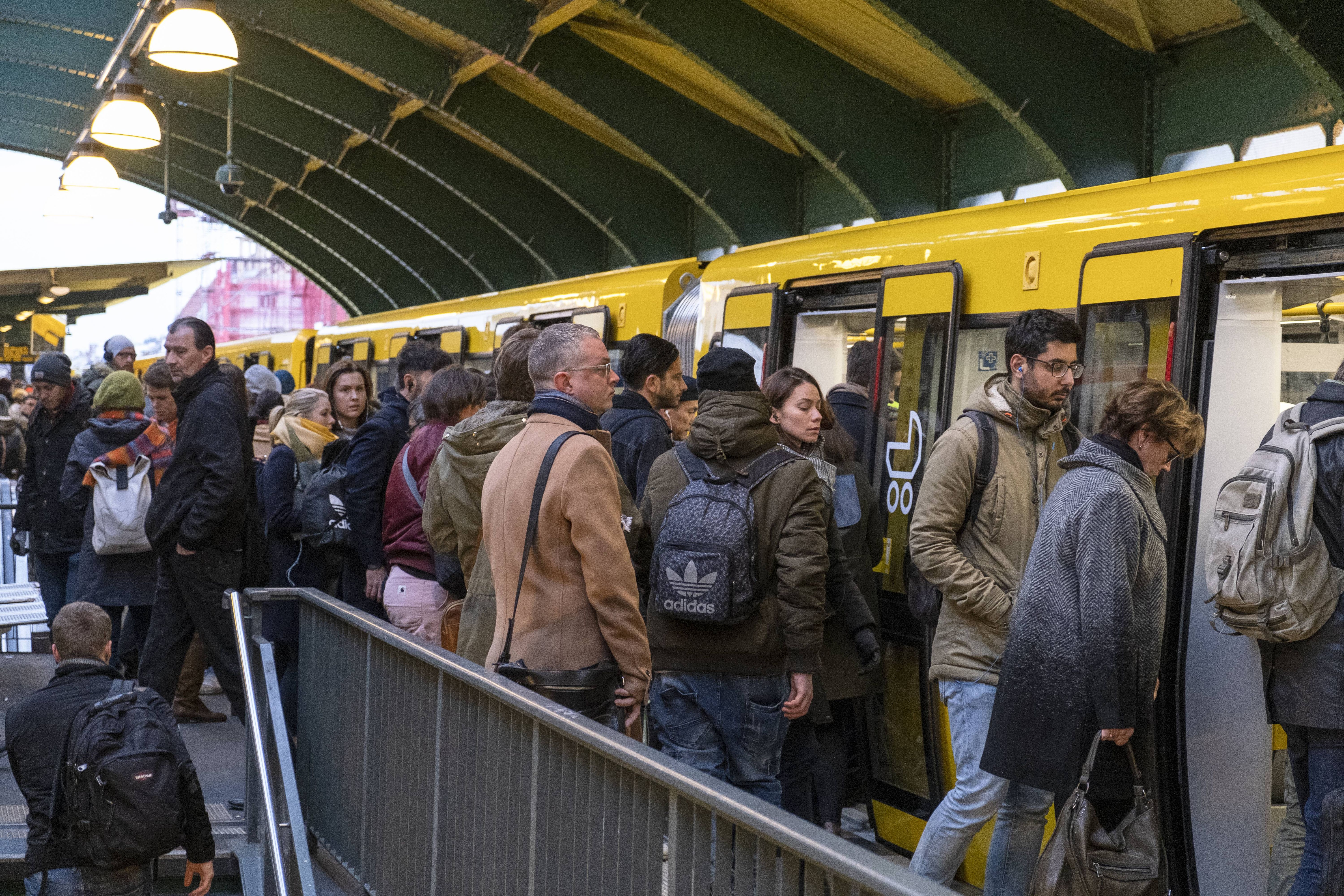 Ausfälle ohne Ende: DAS muss die BVG tun, um wieder pünktlich zu sein!