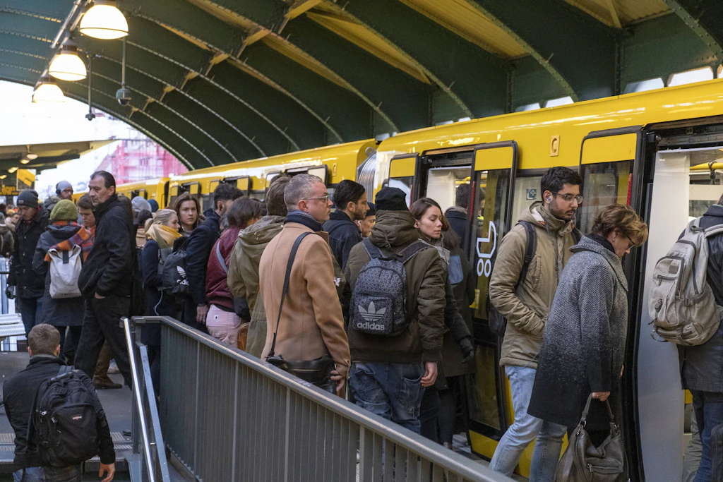 Ausfälle ohne Ende: DAS muss die BVG tun, um wieder pünktlich zu sein!