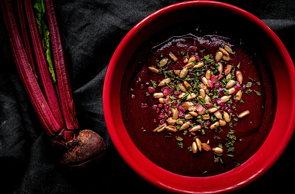 Vegetarischer Borschtsch ist gesund und passt prima in die kalte Jahreszeit.