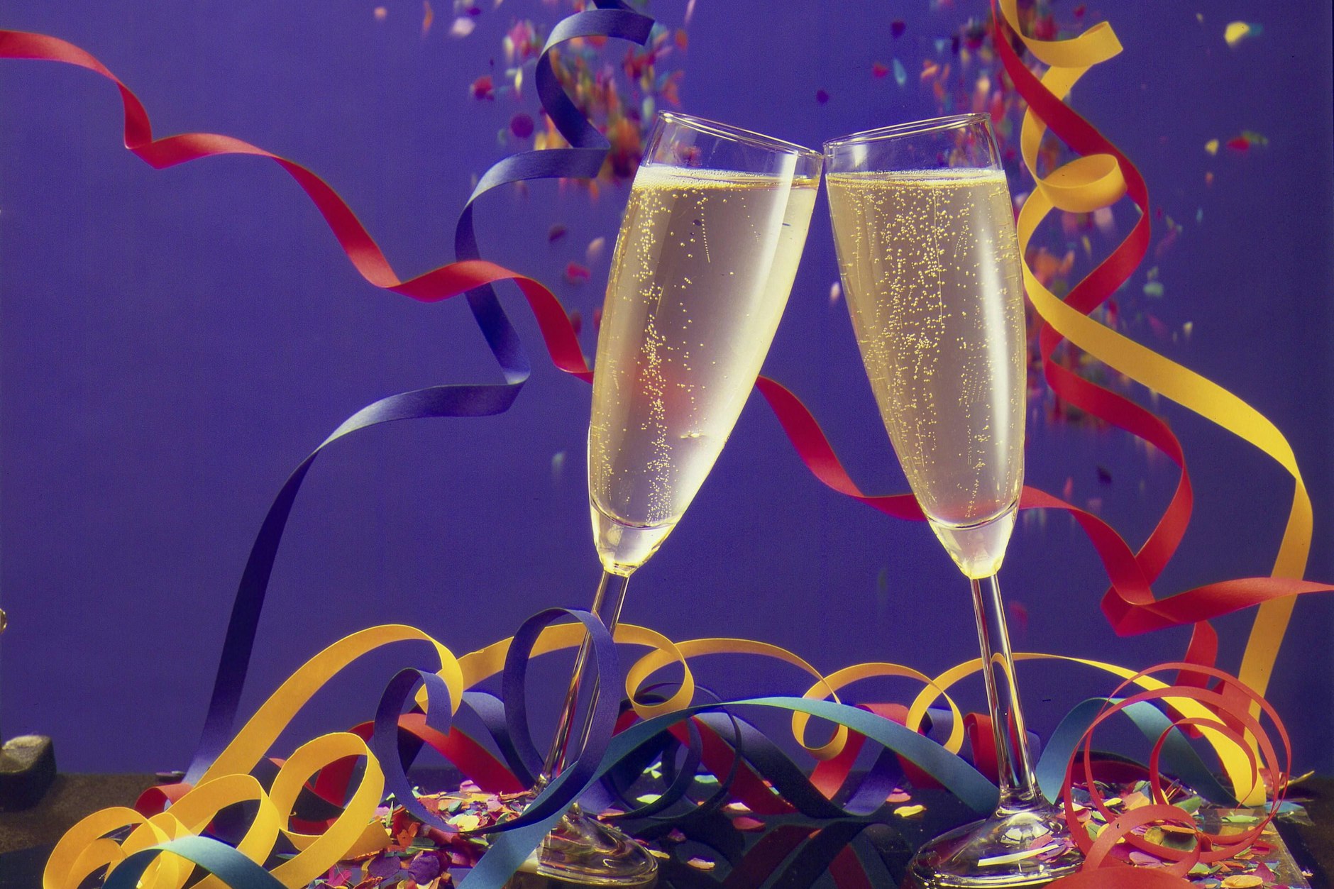 Sekt, Cava, Crémant und Champagner - mit allem lässt sich an Silvester aufs neue Jahr anstoßen. Doch wo liegen die Unterschiede?