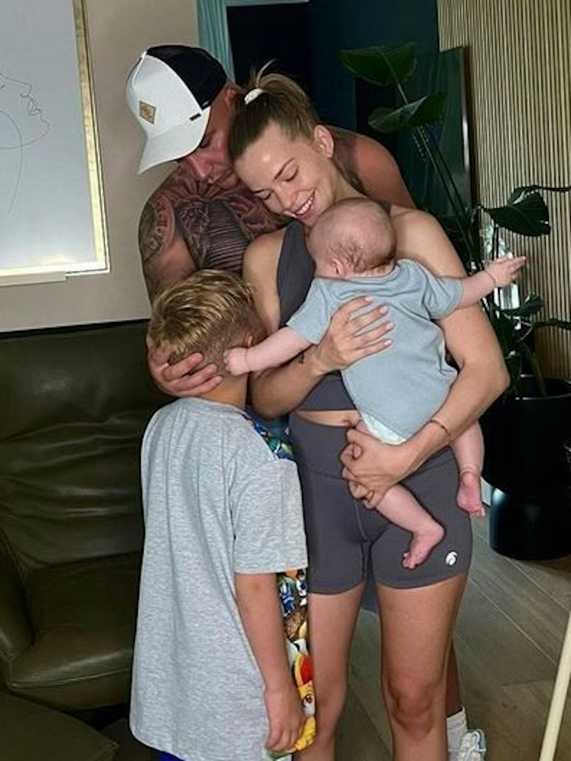 Pietro Lombardi mit Laura Maria Rypa, Alessio und dem kleinen Leano.