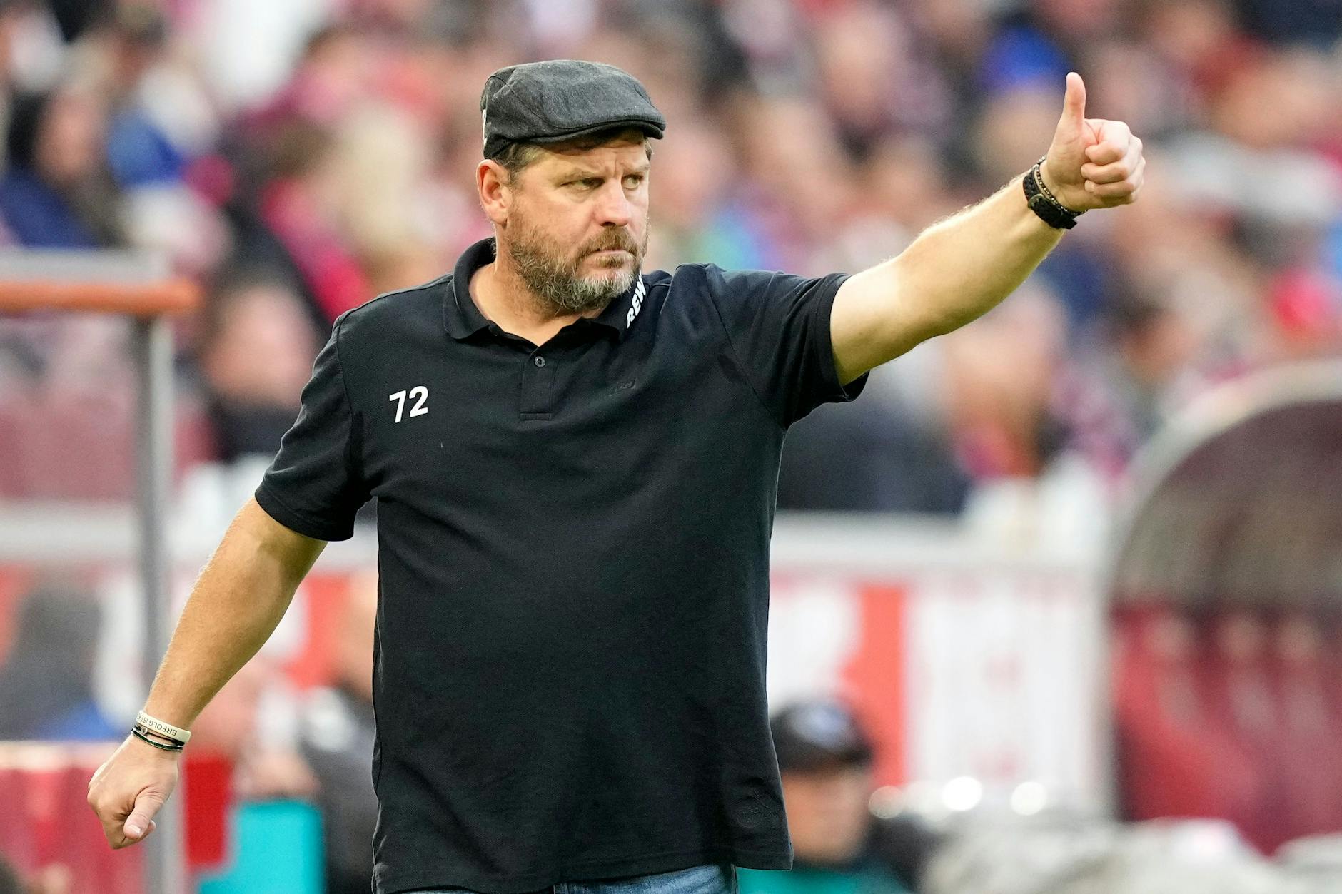 Daumen hoch: Steffen Baumgart als neuer Trainer des 1. FC Union - für viele Fans der Eisernen ist das die Wunsch-Lösung.