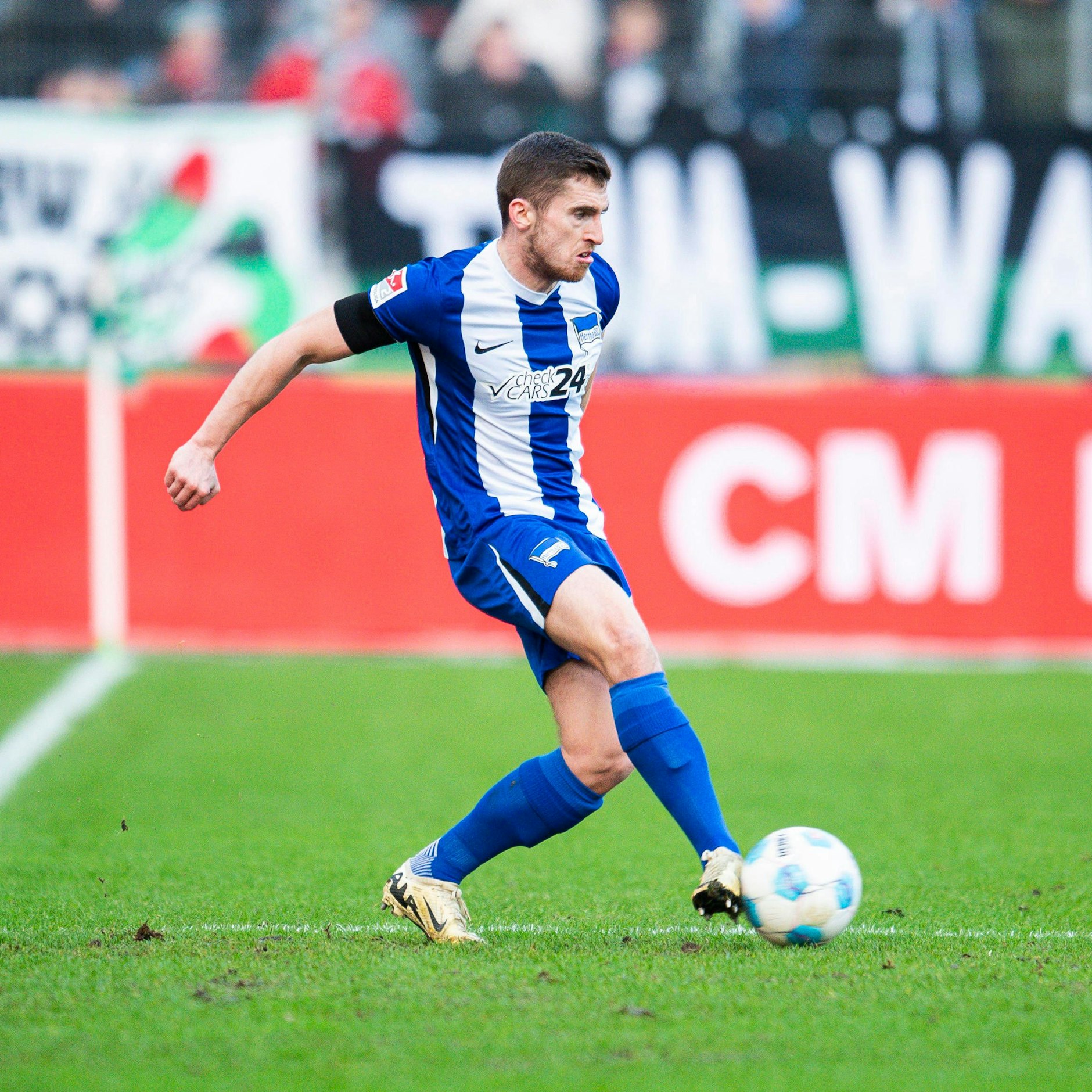 Jonjoe Kenny zeigte als rechter Außenverteidiger die beste Leistung und machte alle Spiele mit.