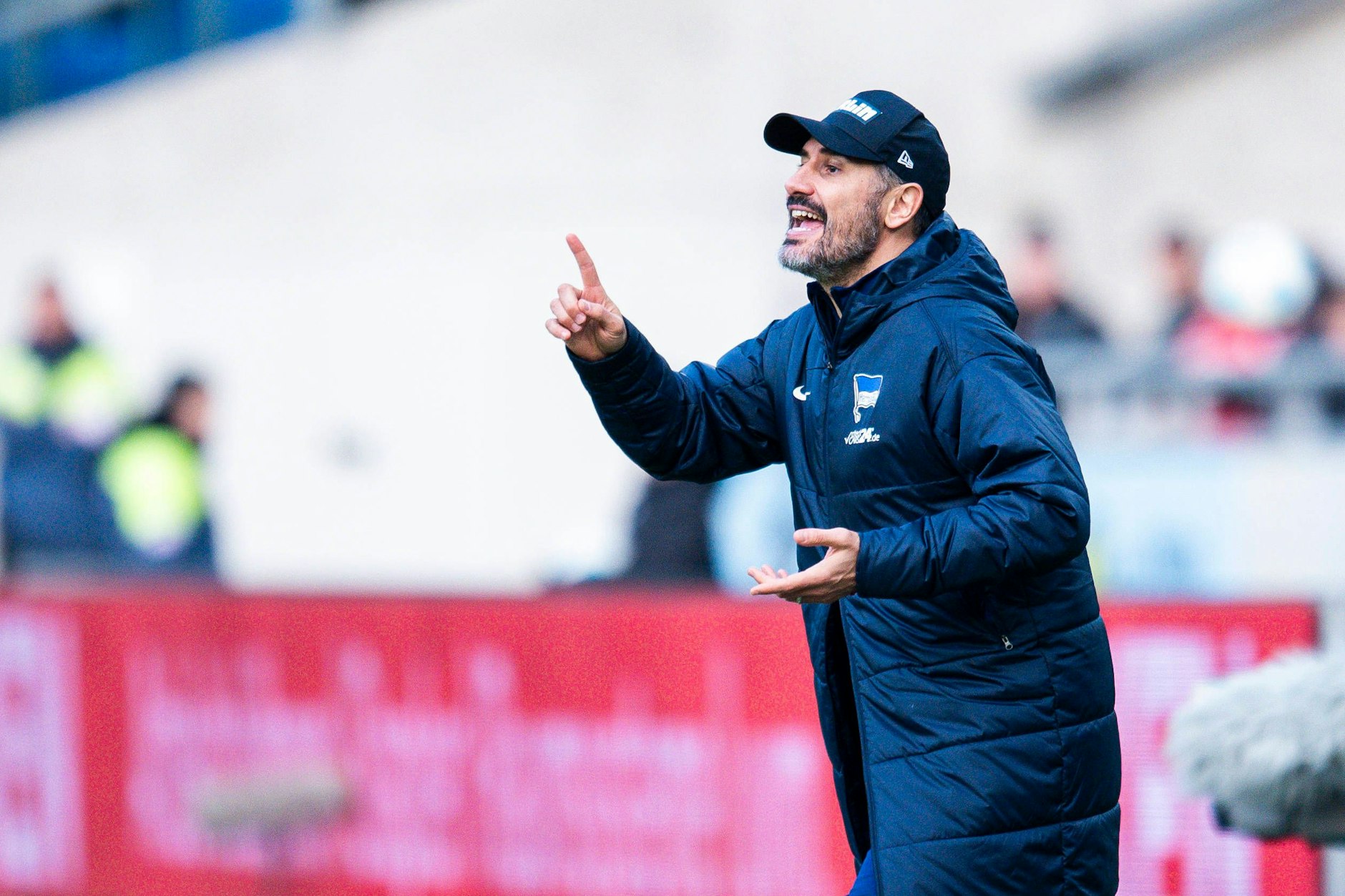 Hertha-Trainer Cristian Fiel hat im neuen Jahr viel Arbeit, um das Team wieder nach oben zu führen.