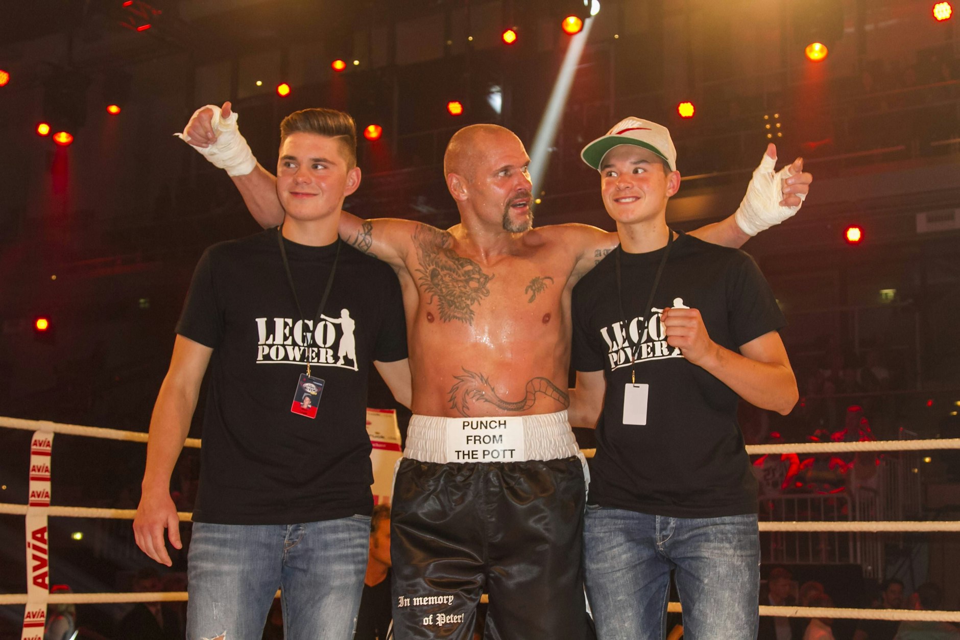 Thorsten Legat mit seinen Söhnen Nico und Leon bei „Das große ProSieben Promiboxen“ im Jahr 2014.
