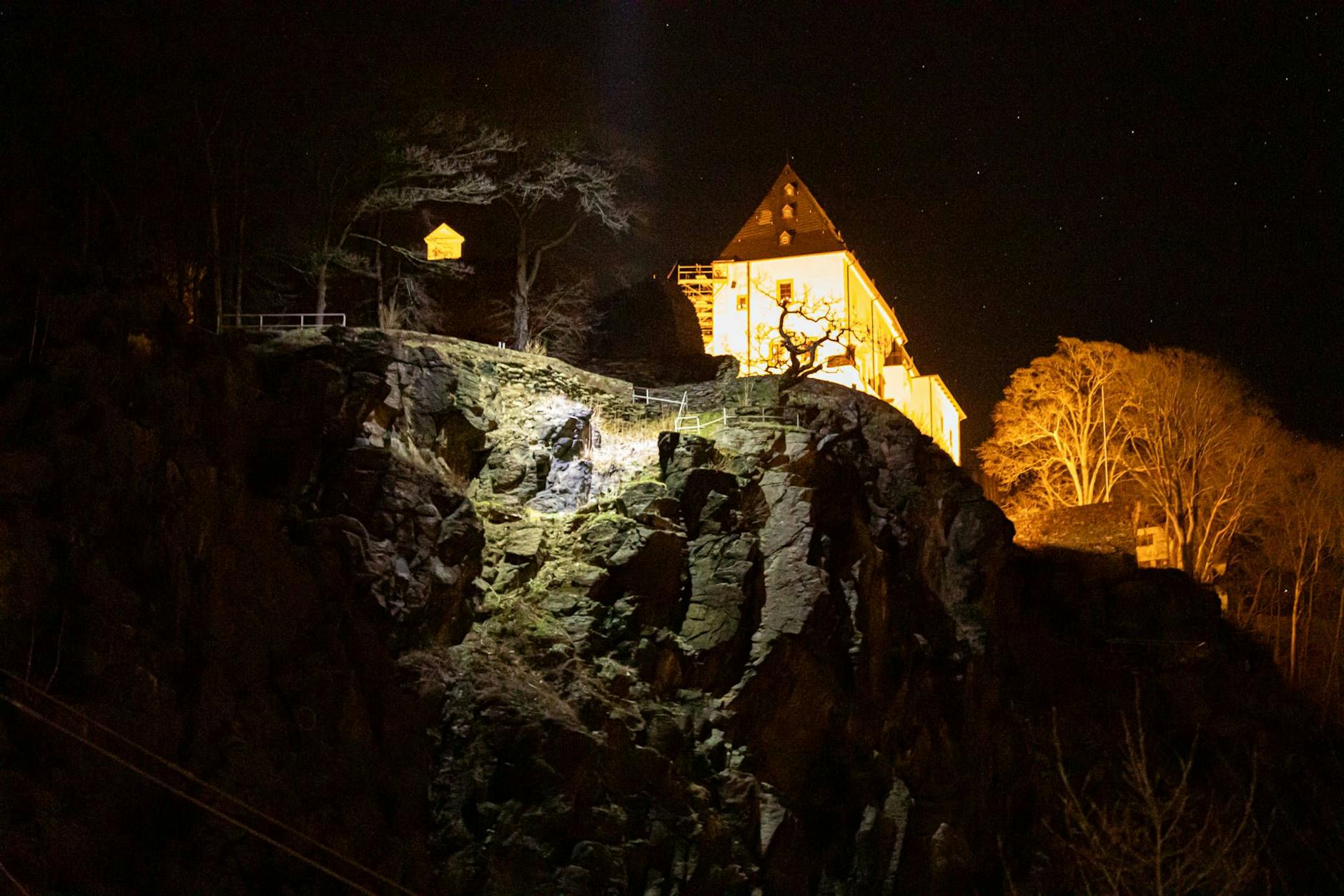 Das kleine Mädchen wurde am Zweiten Weihnachtsfeiertag in Wolkenstein in Sachsen von einem Baum getroffen und starb nun in einer Klinik an den Verletzungen.