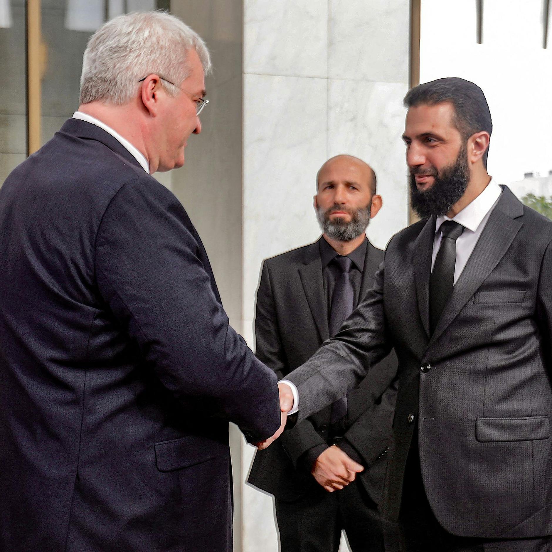 Syrien: Al-Scharaa trifft ukrainischen Außenminister, Moskau distanziert sich von Assad