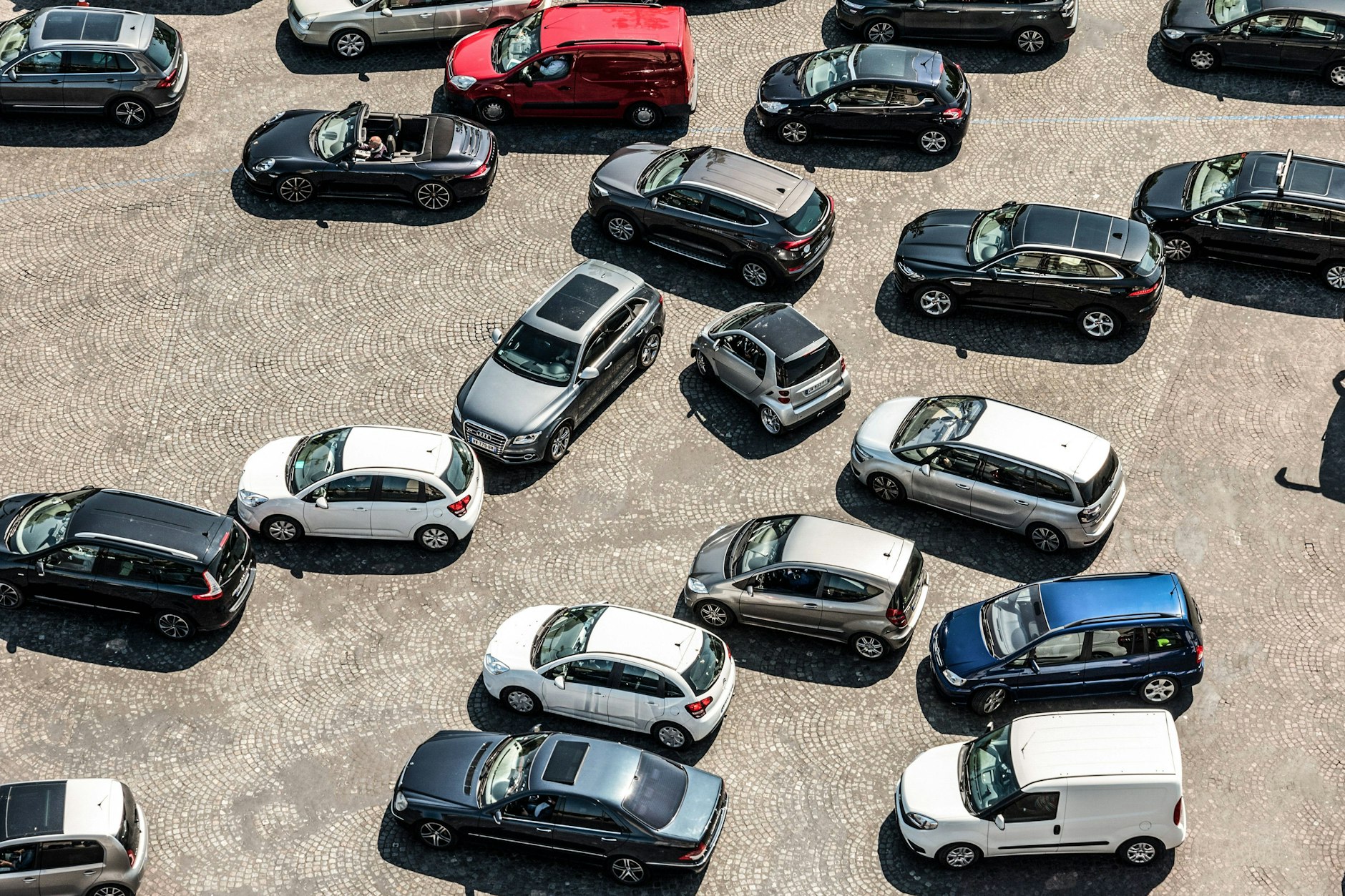 Der Abschied vom Verbrenner stellt einen schwerwiegenden, ja epochalen Einschnitt für den größten deutschen Industriezweig dar.