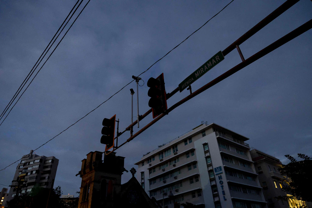 Elektrik kesintisi Porto Riko'yu felç etti
