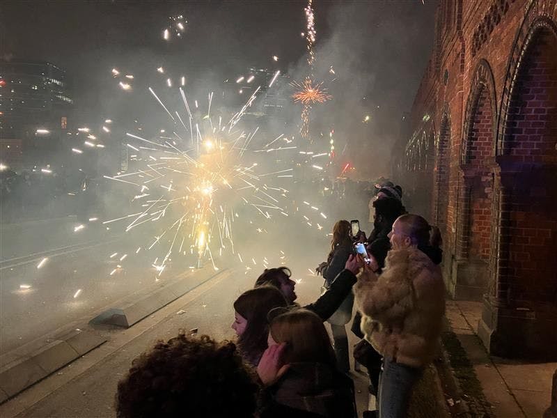 Schnell noch ein Erinnerungsfoto vom Feuerwerk