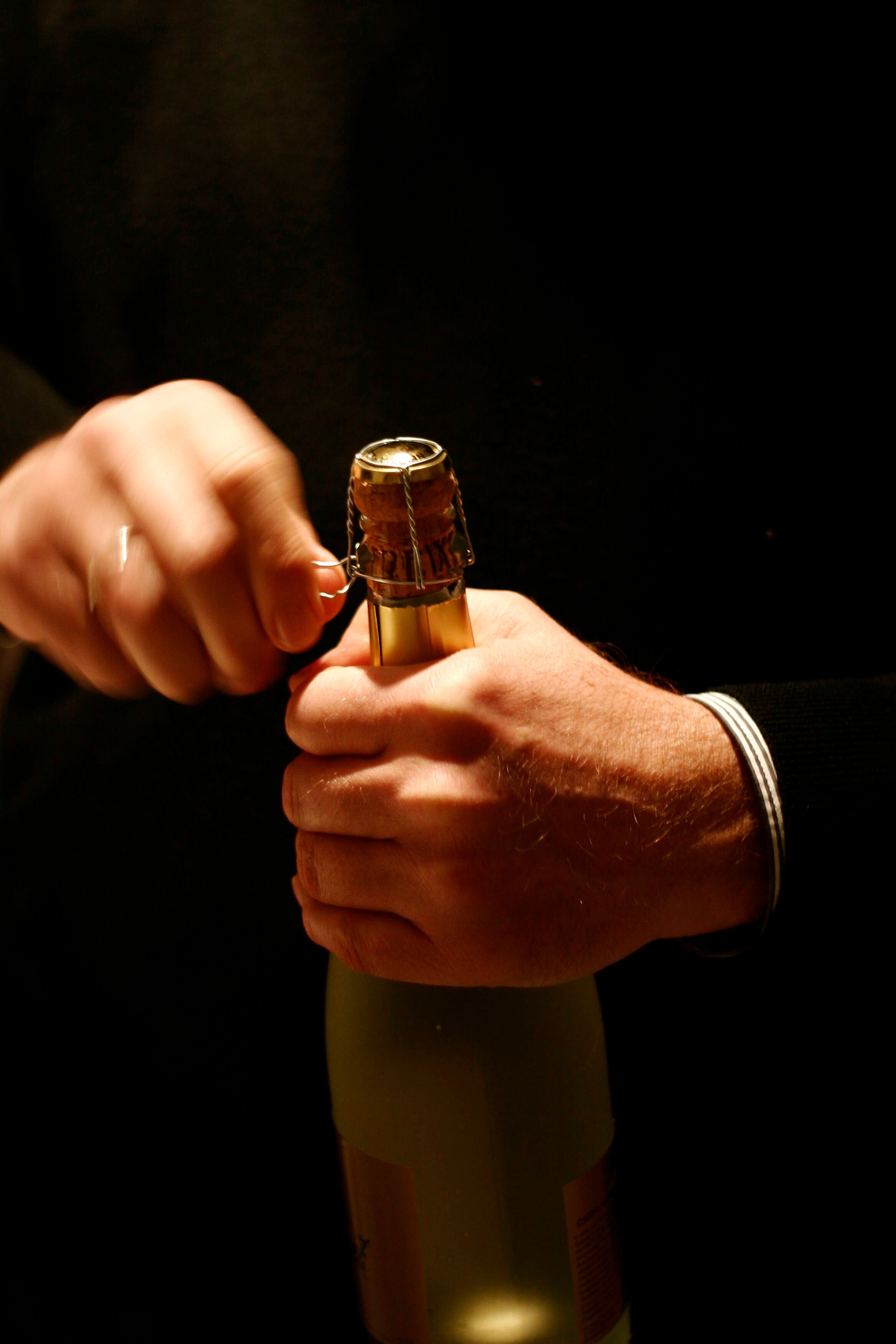 Wie öffnet man die Sektflasche richtig?