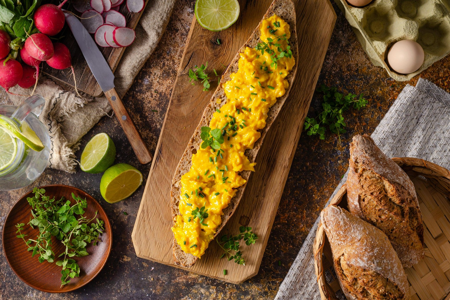 Eier und Acocado gehören zum Katerfrühstück unbedingt dazu.