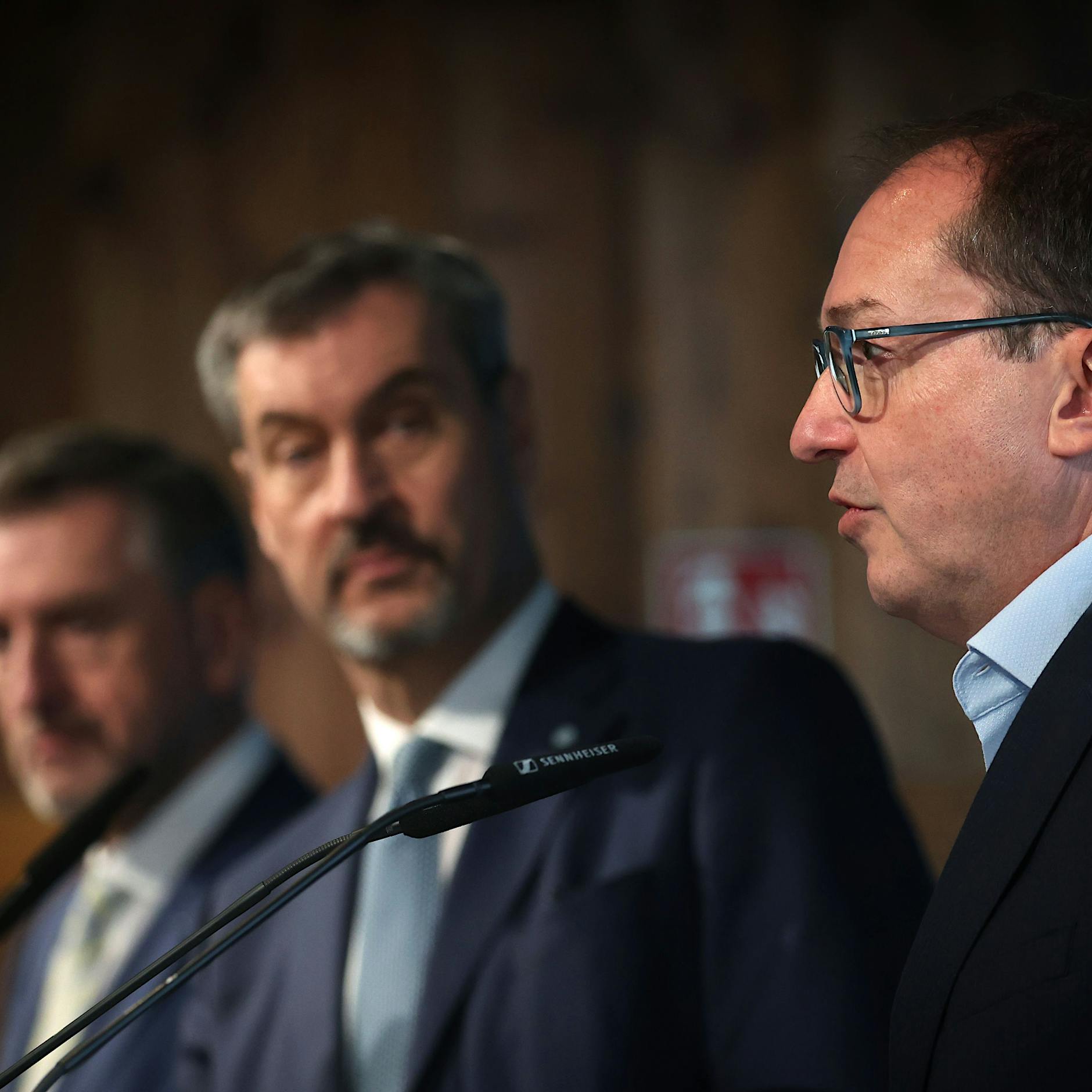 Neuer Regierungsstil nach Wahl unter Unionsführung: Dobrindt stellt sich flexible Koalitionsverträge vor