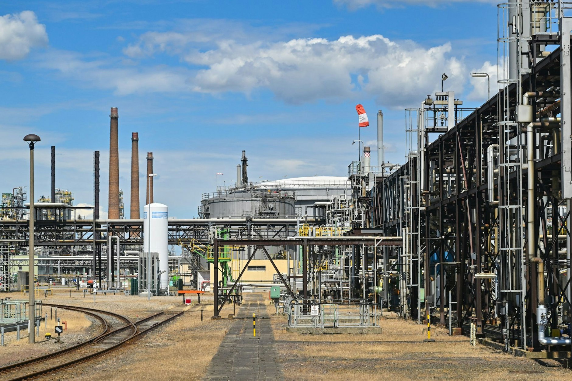 Die PCK-Raffinerie in Schwedt. Die Mitarbeiter erhalten auch im Jahr 2025 eine Beschäftigungsgarantie.