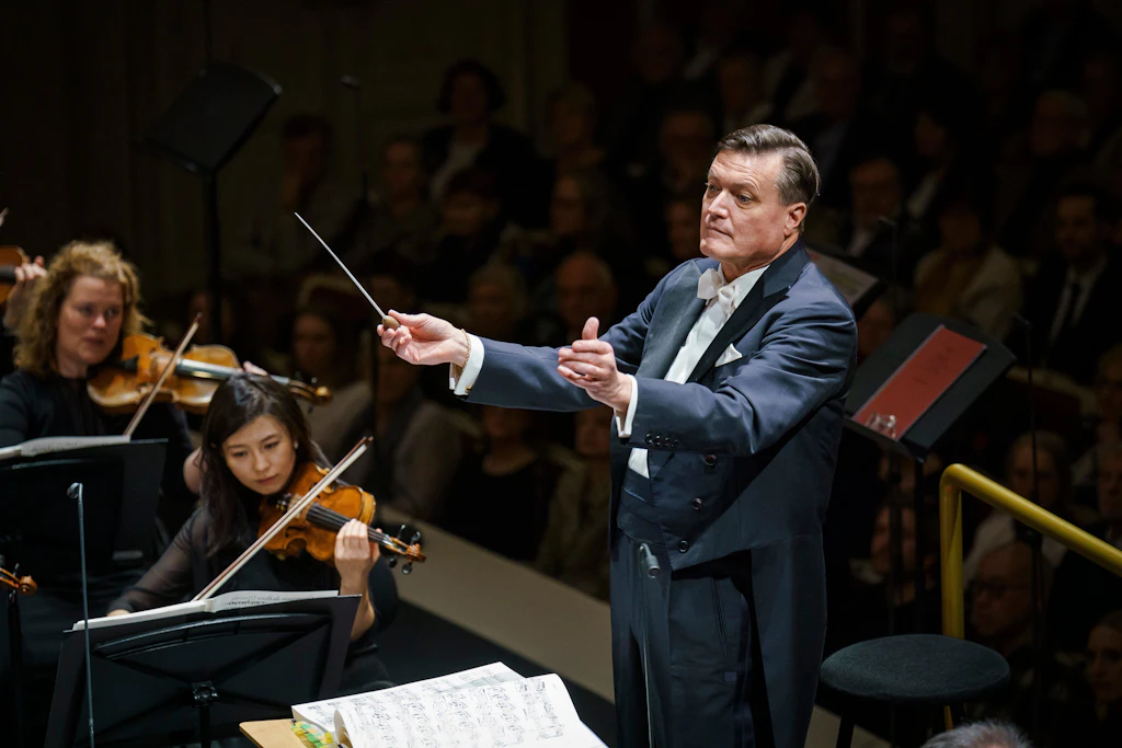 Christian Thielemann açık sahnede sakatlandı ve kan kaybından kurtuldu
