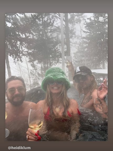 Heidi mit Tom und Bill im Whirlpool.