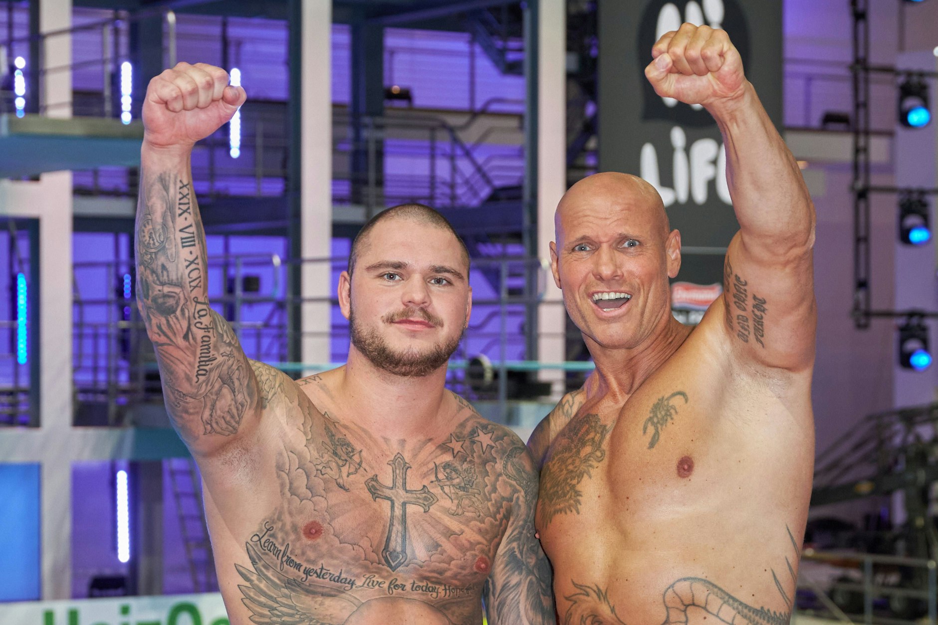 Nico und Thorsten Legat beim Turmspringen im Januar 2024.