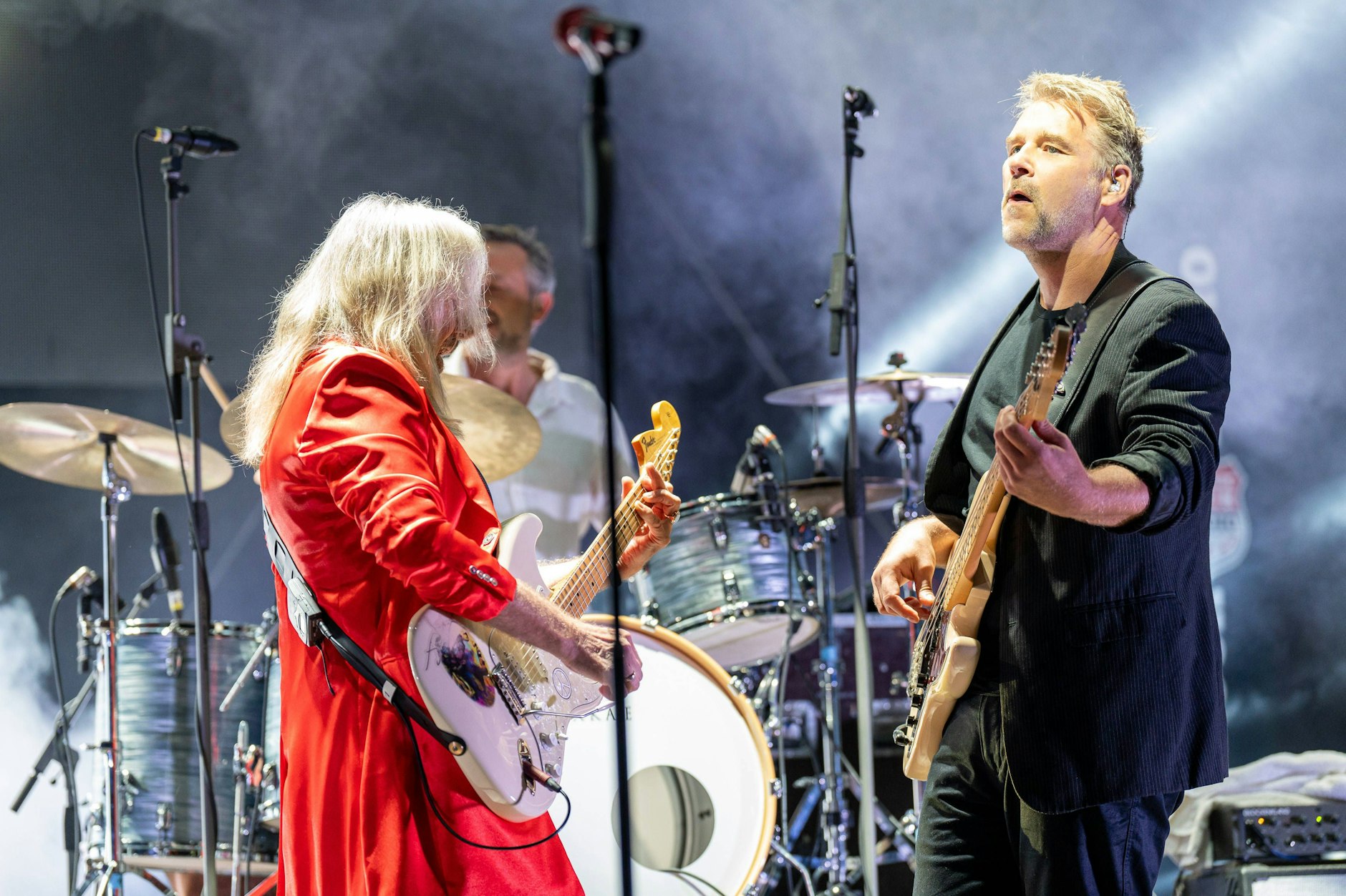 Neue Gesichter in der Band, aber gerockt wird bei Karat nach alter Tradition (hier mit Bernd Römer und dem neuen Bassisten Daniel Bätge). Der 50. Geburtstag steht 2025 an.