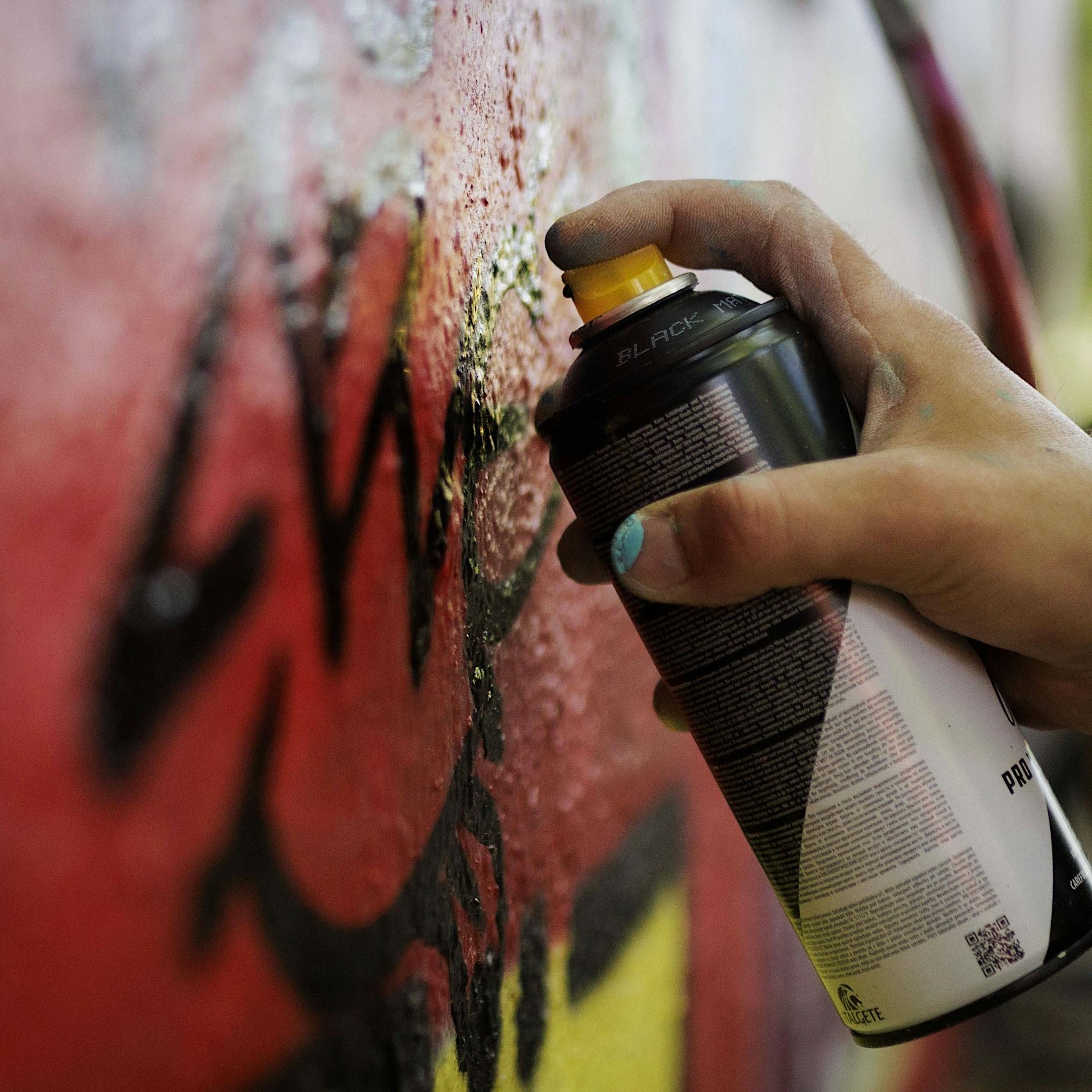 Treptow: Kampf gegen illegale Graffiti und Verwahrlosung des öffentlichen Raumes