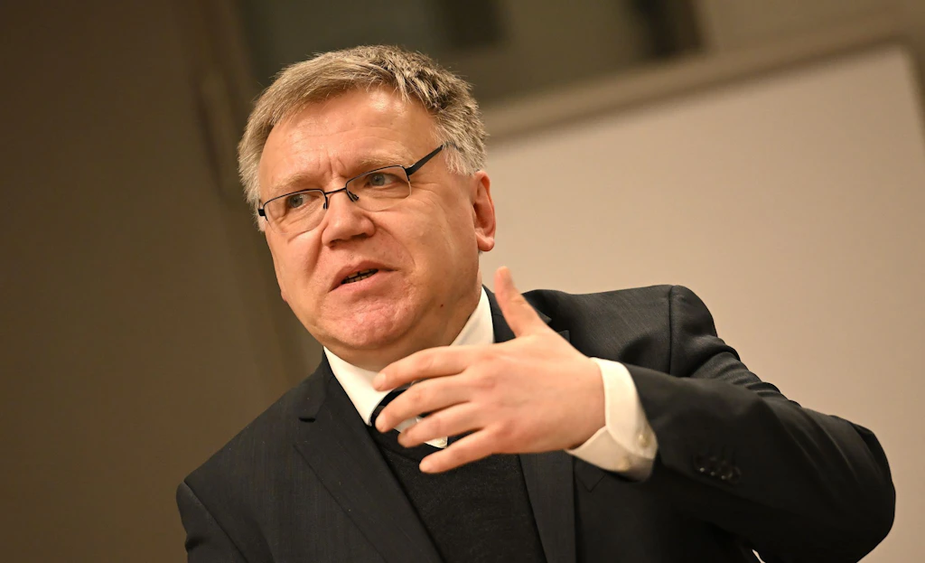 Landeswahlleiter Stephan Bröchler: Deswegen rät er von der Briefwahl ab