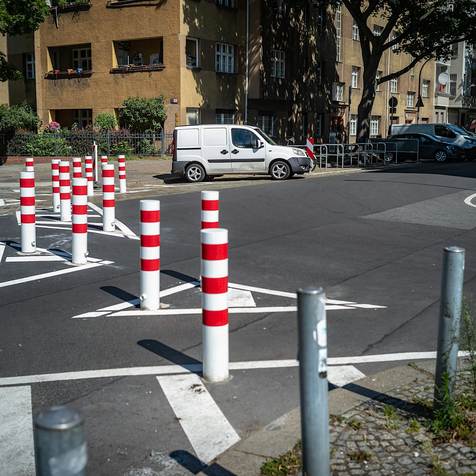 Berlin-Lichtenberg: Hat ein Poller die Feuerwehr in der Silvesternacht behindert?