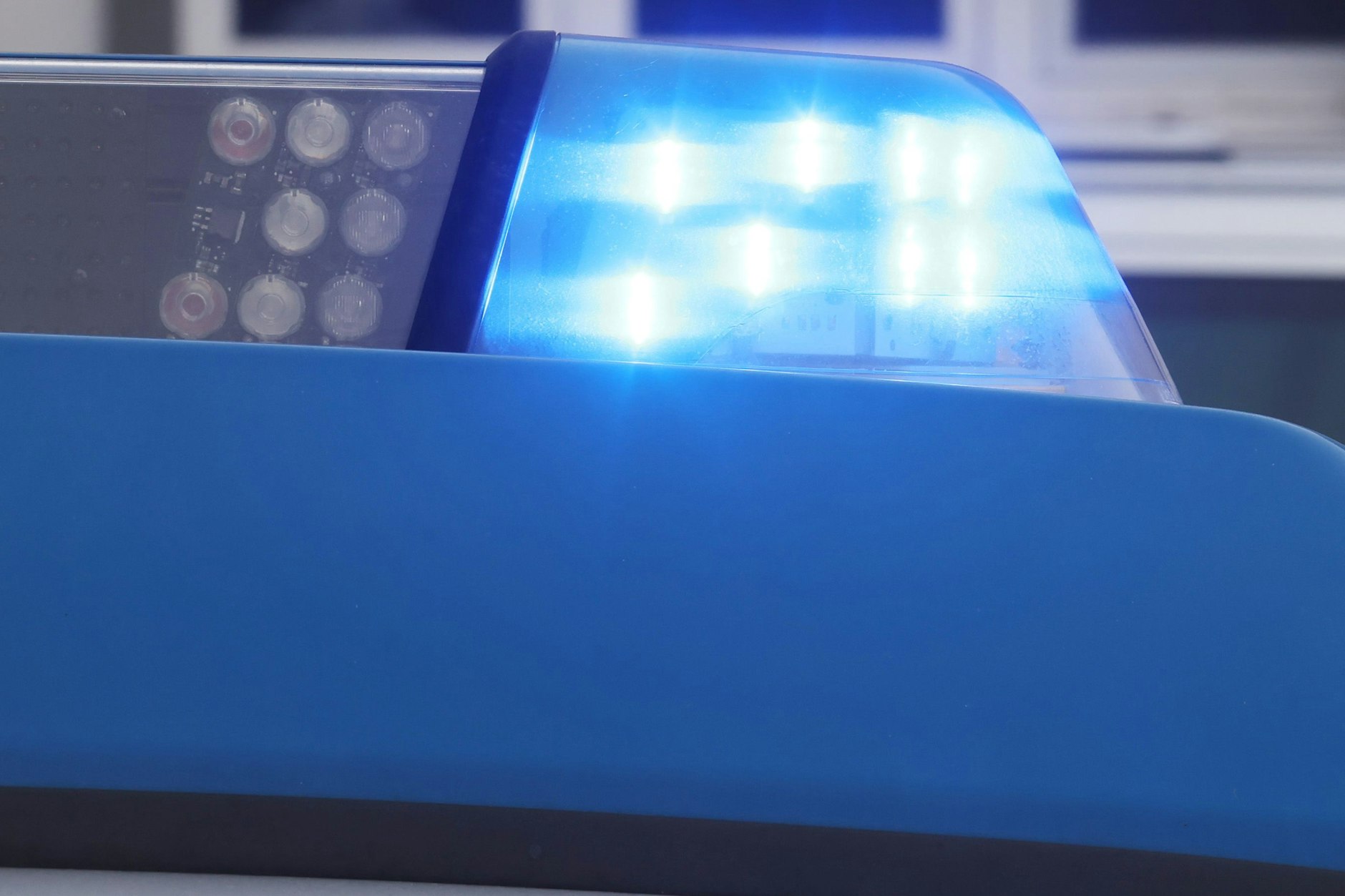 Die Polizei Berlin hat in Steglitz-Zehlendorf einen mutmaßlichen Brandstifter festgenommen.