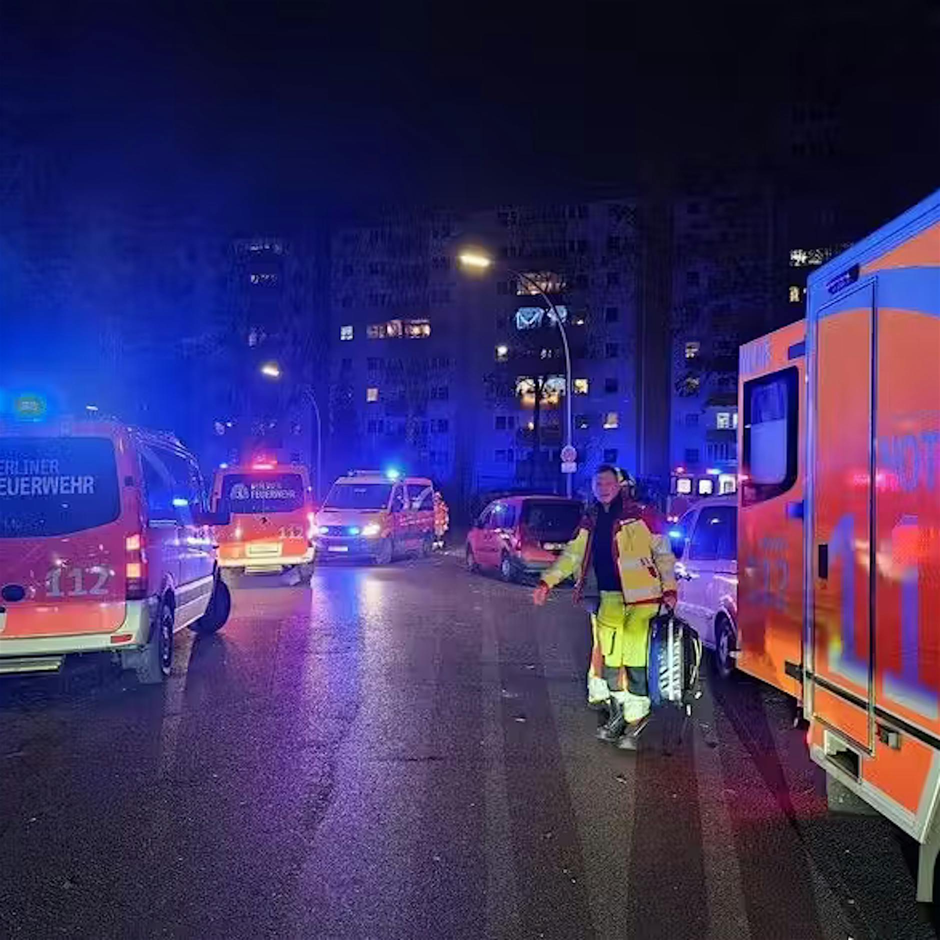 Tegel: Kugelbombe in Gruppe von Kindern und Eltern geworfen – Täter weiter flüchtig