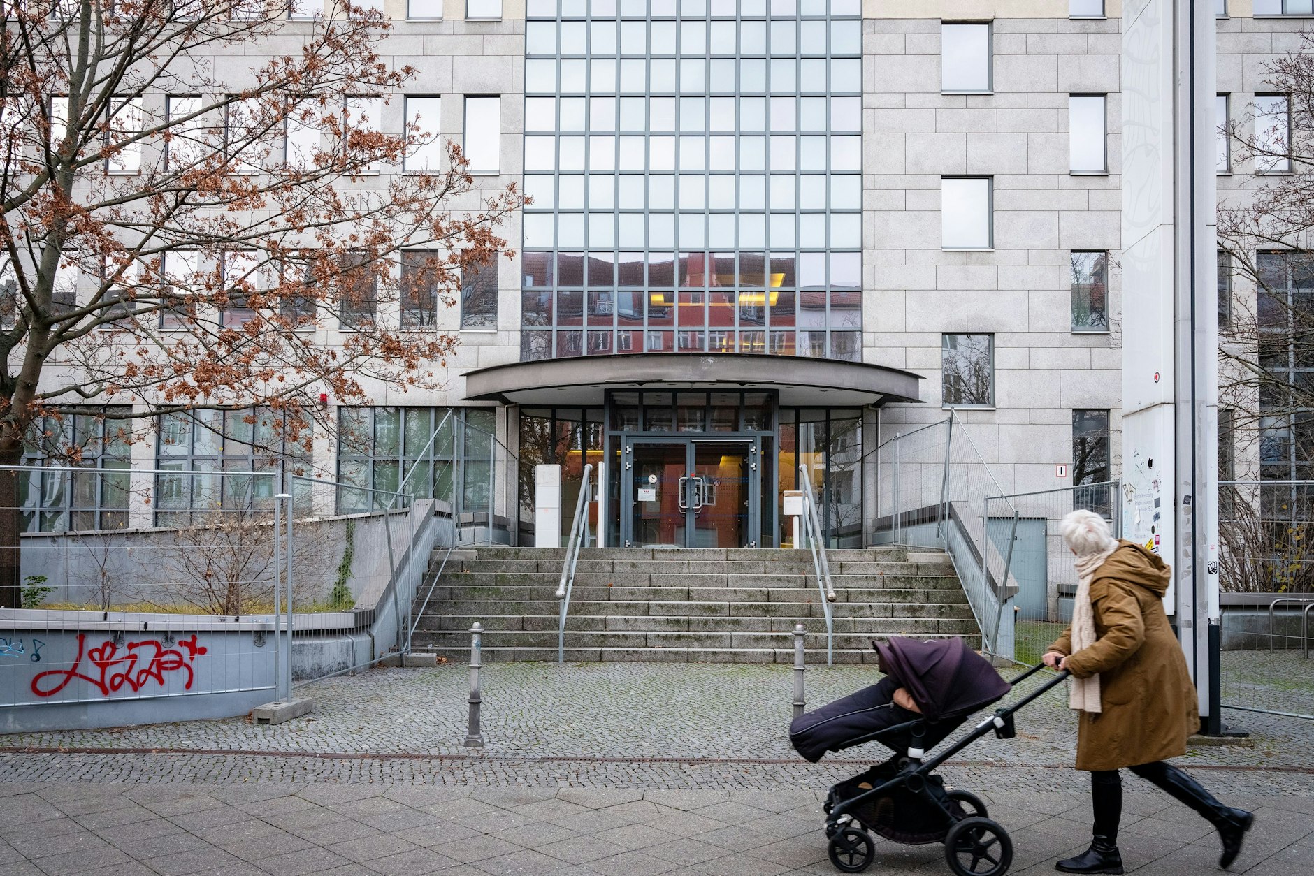 Aus dem Bürokomplex zwischen Hermannplatz und Südstern in Kreuzberg soll eine vorübergehende Unterkunft für Geflüchtete werden.