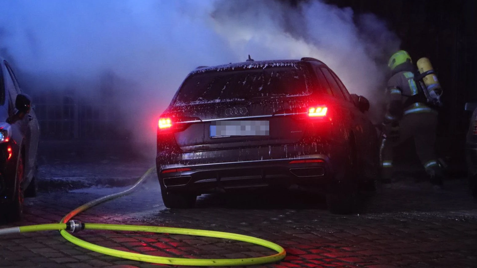 Der Audi in Neukölln wurde schwer beschädigt.