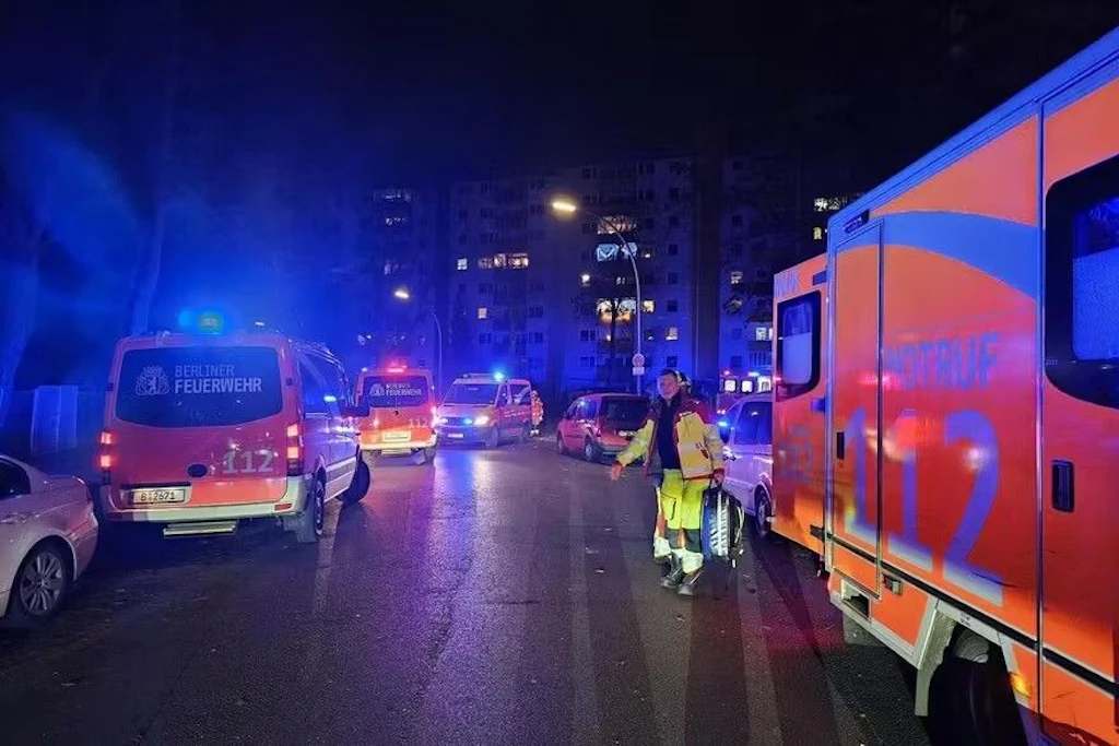 Berlin'deki kurşun bombası kurbanının kardeşi çocuğunun yaralarını anlatıyor