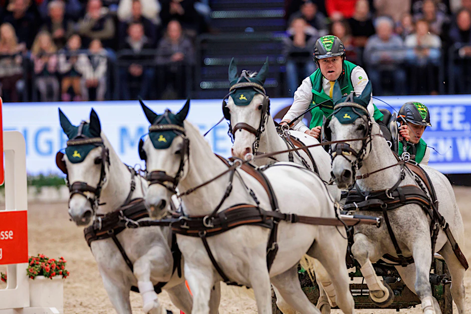 Ein Highlight bei jedem Reitturnier. Ein Kutschengespann legt sich voll in die Kurve. Wird auch wieder bei Partner Pferd in Leipzig so sein.