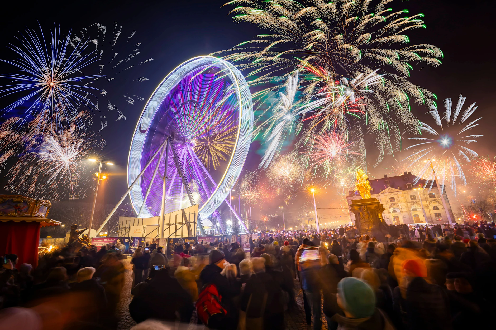 Lautes Feuerwerk, wie hier auf dem Augustusmarkt in Dresden ist für Tiere purer Stress.