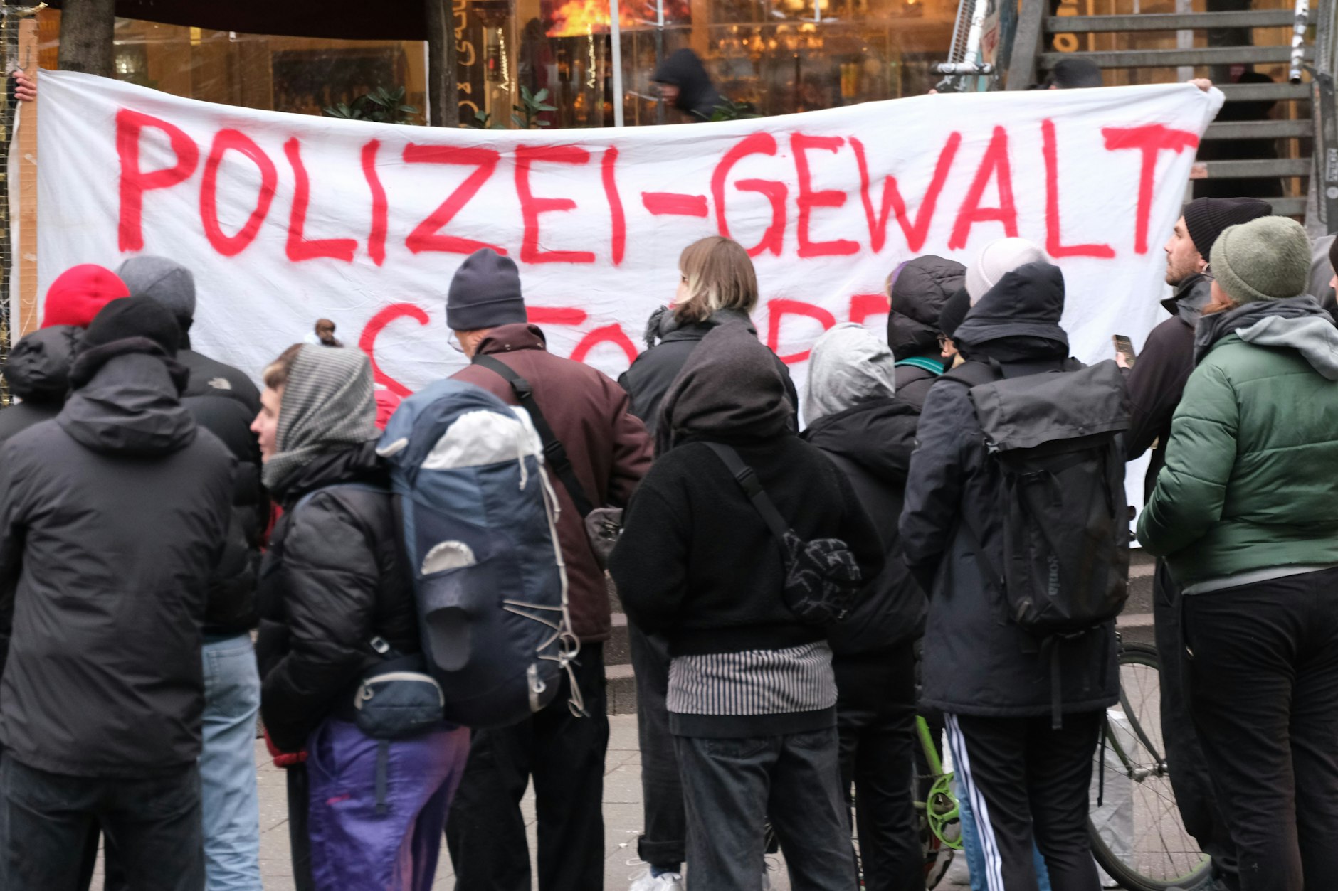 Weitere Perspektive der Demo am Kottbusser Tor.