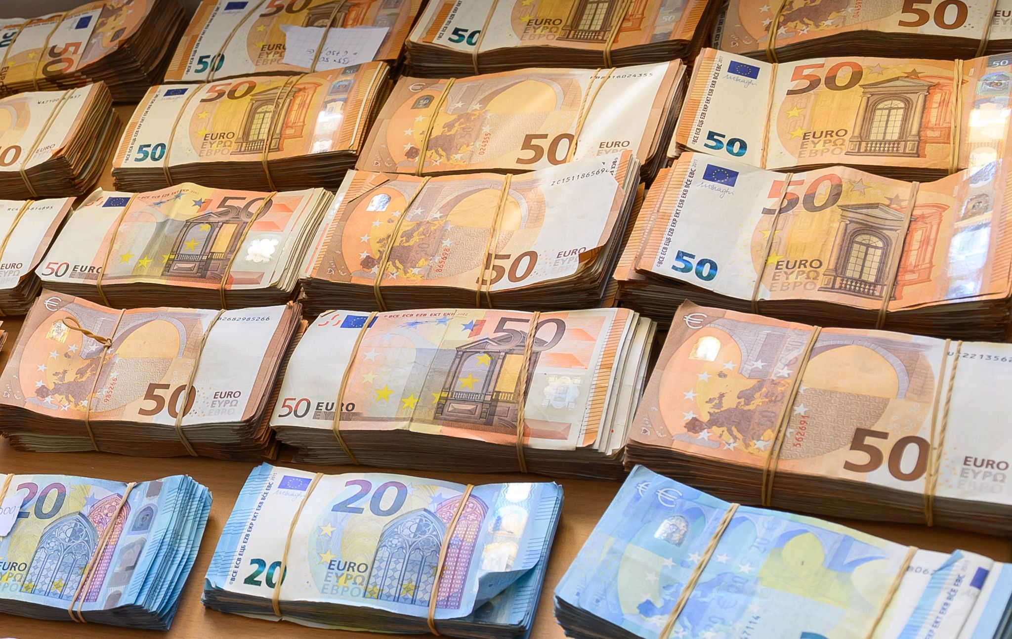 Geldspenden an Parteien: Millionen für Union und FDP, nichts für AfD