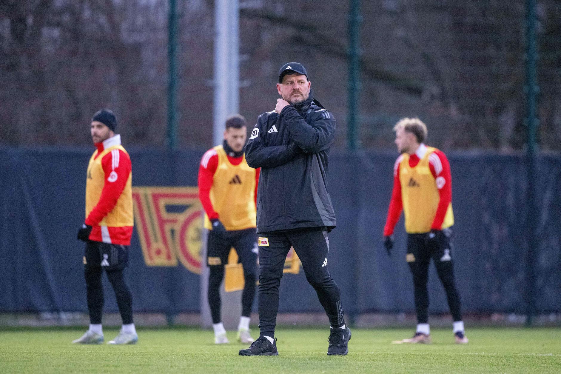 Steffen Baumgart macht seinen Spielern in den ersten Trainingseinheiten als Cheftrainer des 1. FC Union gleich mehrere Ansagen.