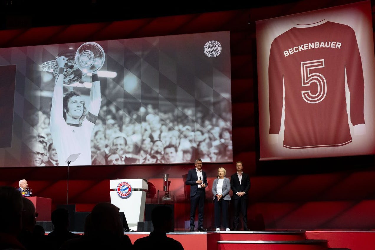 Bei der Jahreshauptversammlung des FC Bayern München in der Rudi-Sedlmayer-Halle Anfang Dezember 2024 wurde bekannt gegeben, dass die Rückennummer 5 von Franz Beckenbauer in Zukunft nicht mehr vergeben wird.