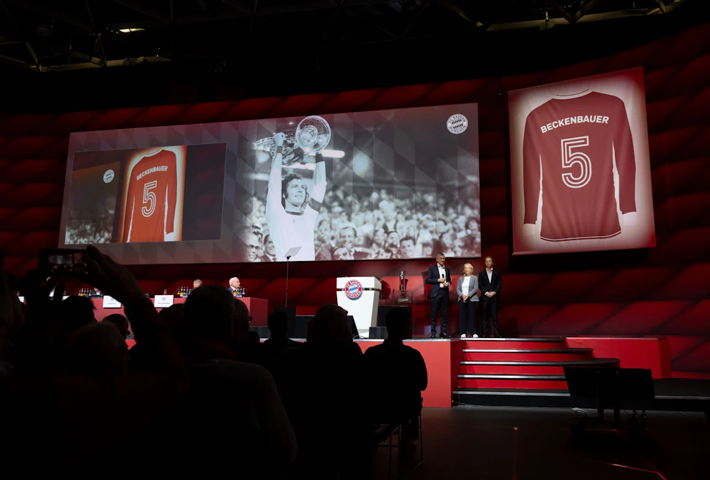 Bei der Jahreshauptversammlung des FC Bayern München in der Rudi-Sedlmayer-Halle Anfang Dezember 2024 wurde bekannt gegeben, dass die Rückennummer 5 von Franz Beckenbauer in Zukunft nicht mehr vergeben wird.