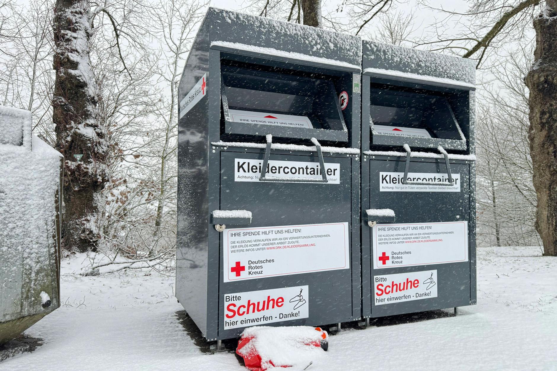 Kleidercontainer des Deutschen Roten Kreuzes – auch diese Sammelstellen sind seriös.