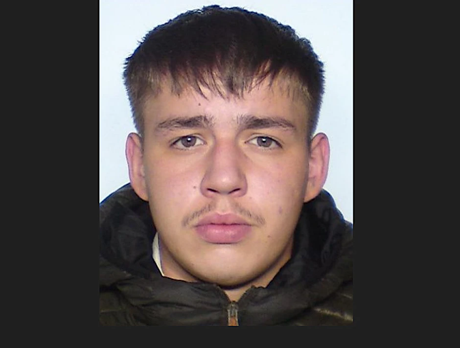 Mit diesem Foto fahndet die Mordkommission nach Maximilian Helmut Janke (19).