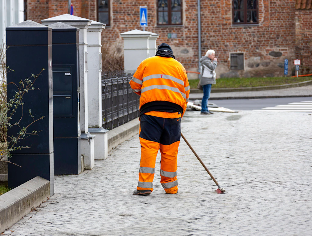Bürgergeld-Empfänger werden in Schwerin zur Arbeit verdonnert: Berliner Politiker will nachziehen