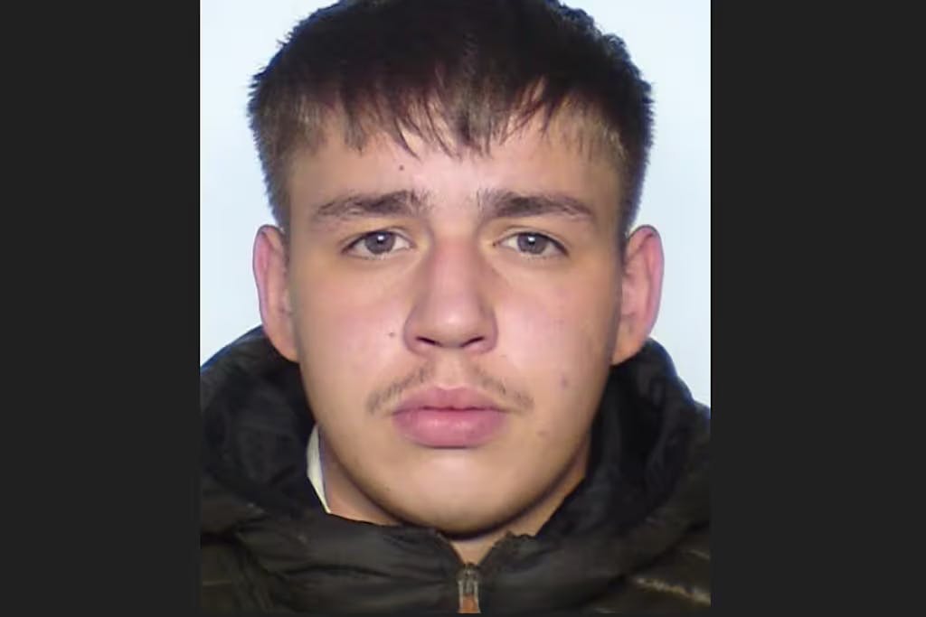 Mit diesem Foto fahndet die Mordkommission nach Maximilian Helmut Janke (19).