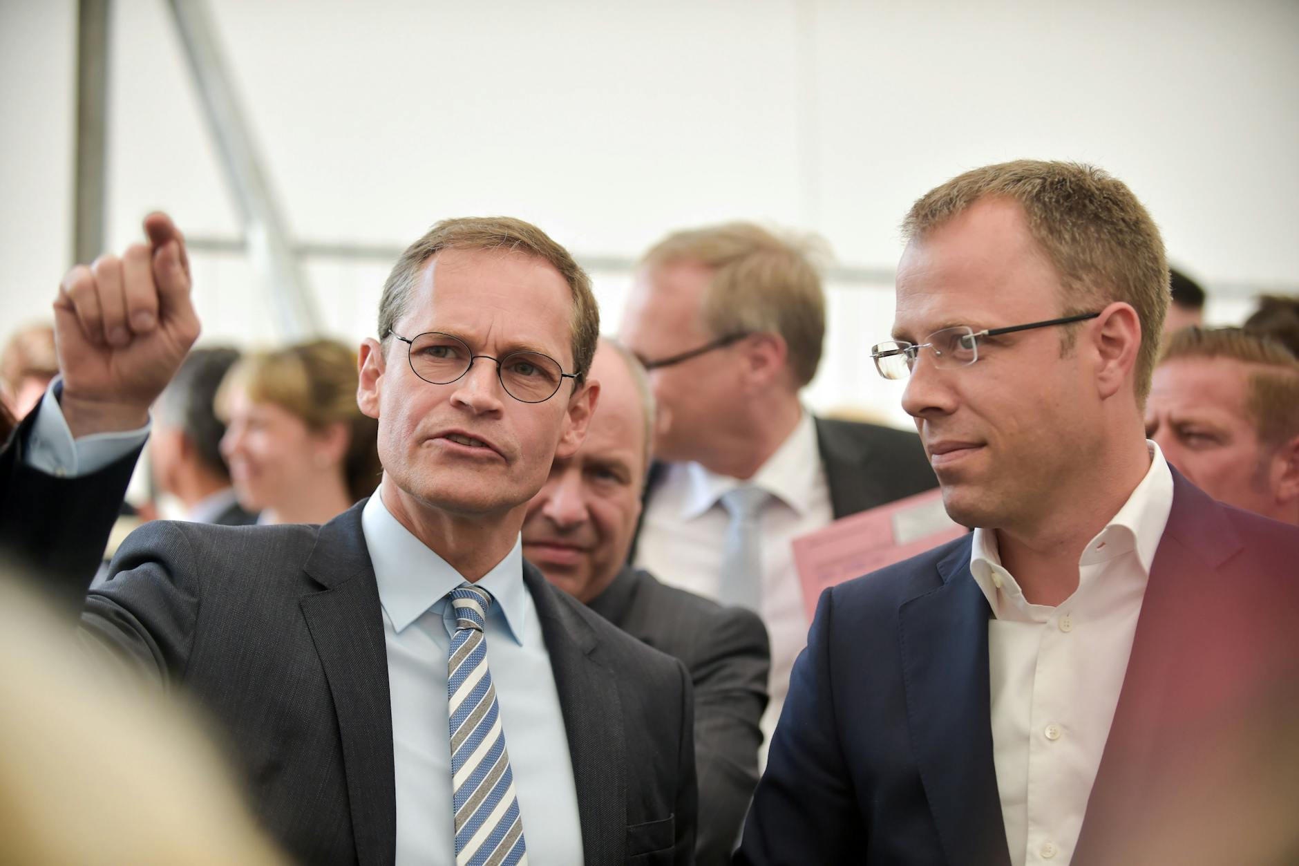 Michael Müller und Mario Czaja (r.)