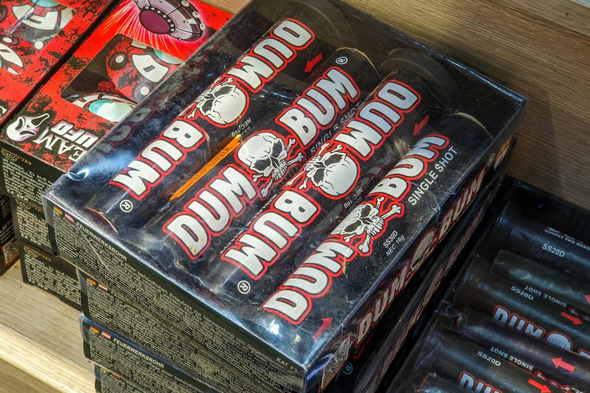 Illegale Böller auf einem Markt im polnischen Osinow Dolny.