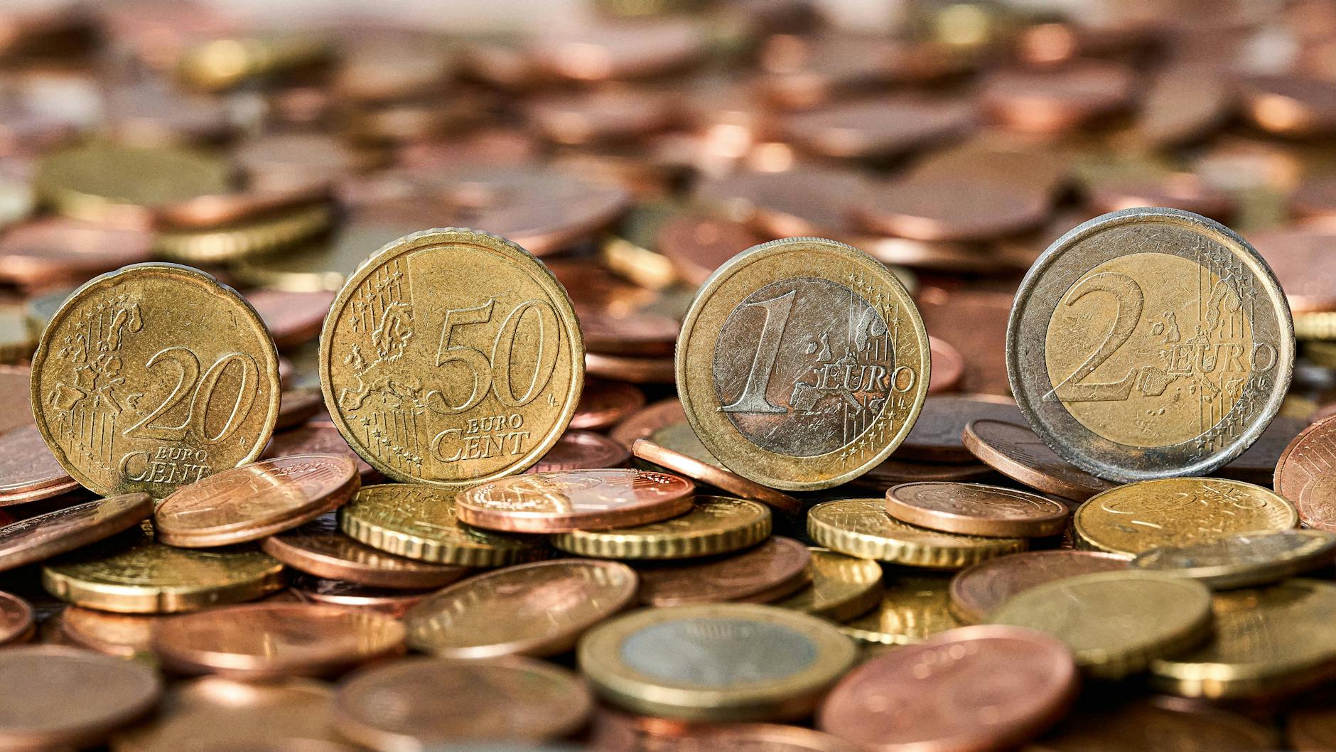 Kleinvieh macht auch Mist - dieser Spruch passt für den Kalenderblatt-Trick beim Sparen einfach perfekt. Denn: 2 Euro am Tag merkt man kaum, am Ende kommt aber ein stattliches Sümmchen zusammen.